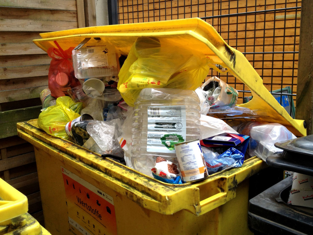 Berlin trash / recycling packaging waste, plastic nu Berlin