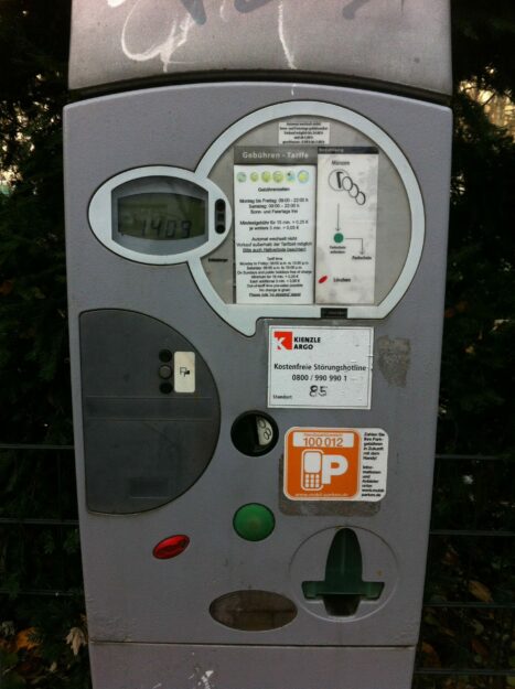Typical Berlin parking ticket vending machine interface
