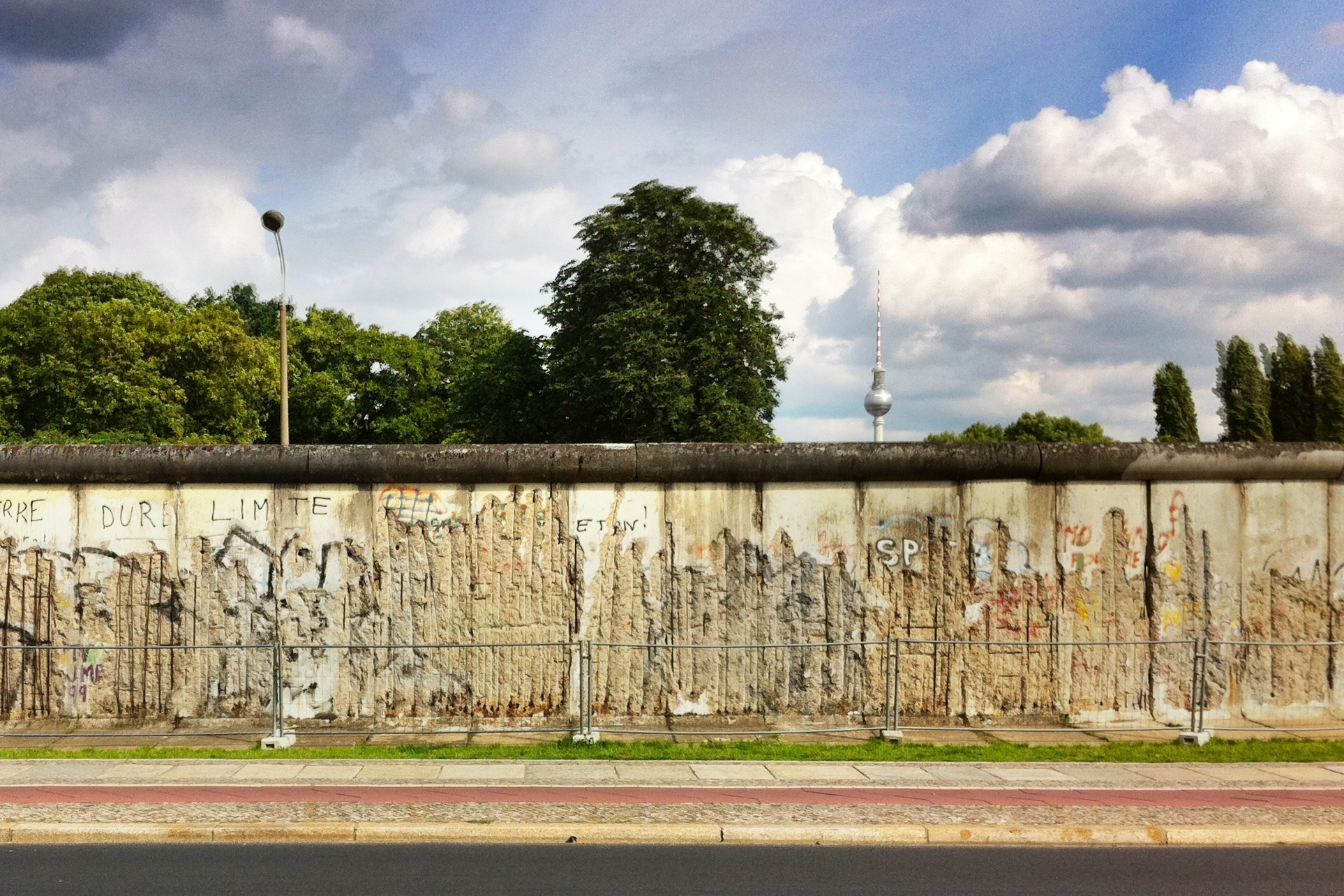 Стена берлин