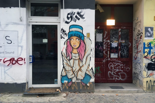 Berlin streetart: "she is gone"
