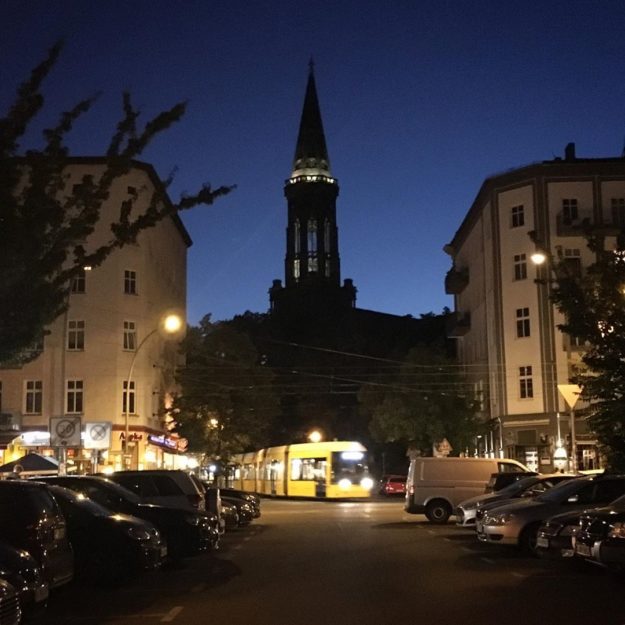 Zionskirche / Tram